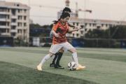 华体会官方-足球赛场上，女选手们气质高雅