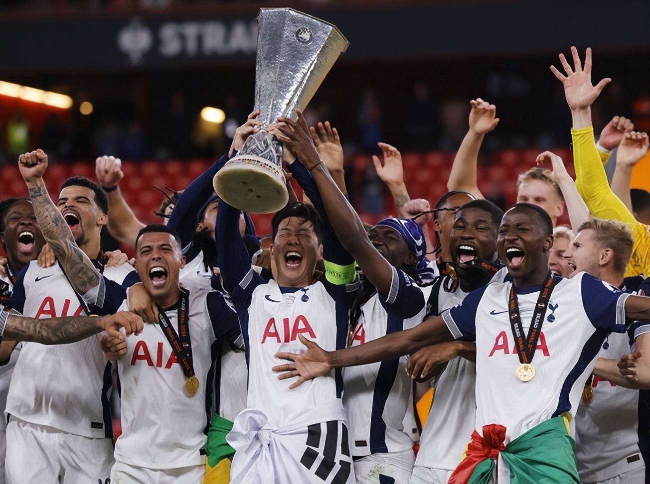 包含欧预赛资格赛即将拉开帷幕，球队备战热火朝天的词条