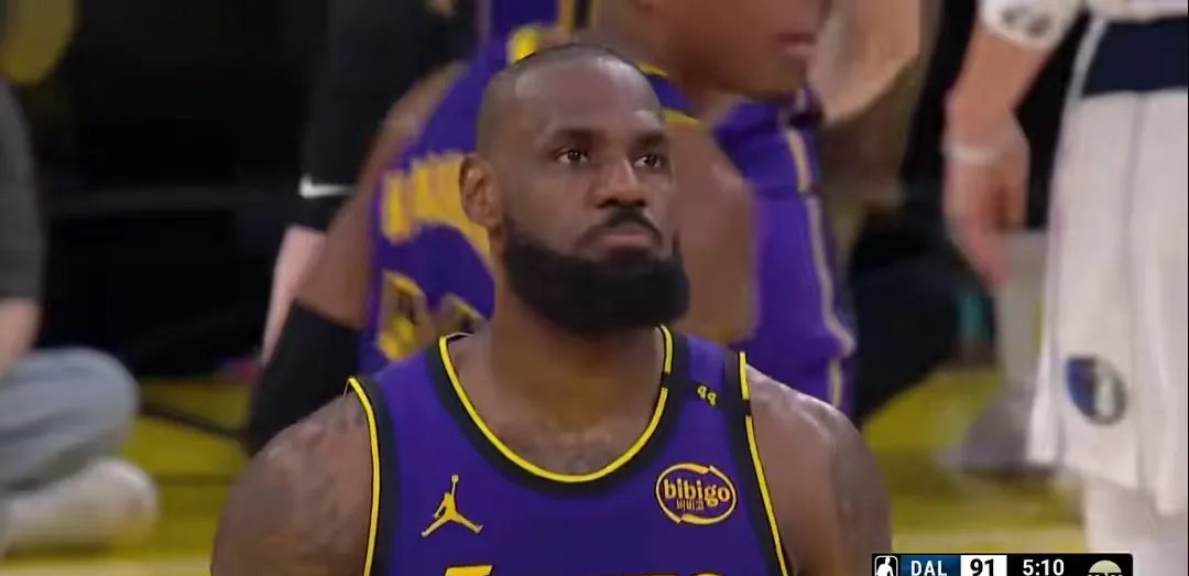 火箭队主场大胜引发球员士气高涨的简单介绍 火箭队主场大胜引发球员士气高涨的简单介绍