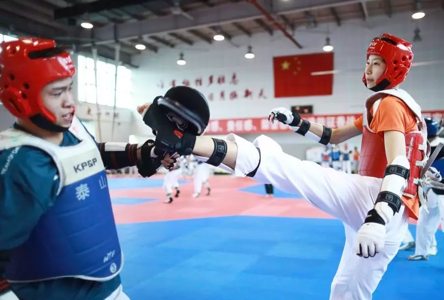 卢森堡选手在跆拳道比赛中实现逆袭 卢森堡选手在跆拳道比赛中实现逆袭