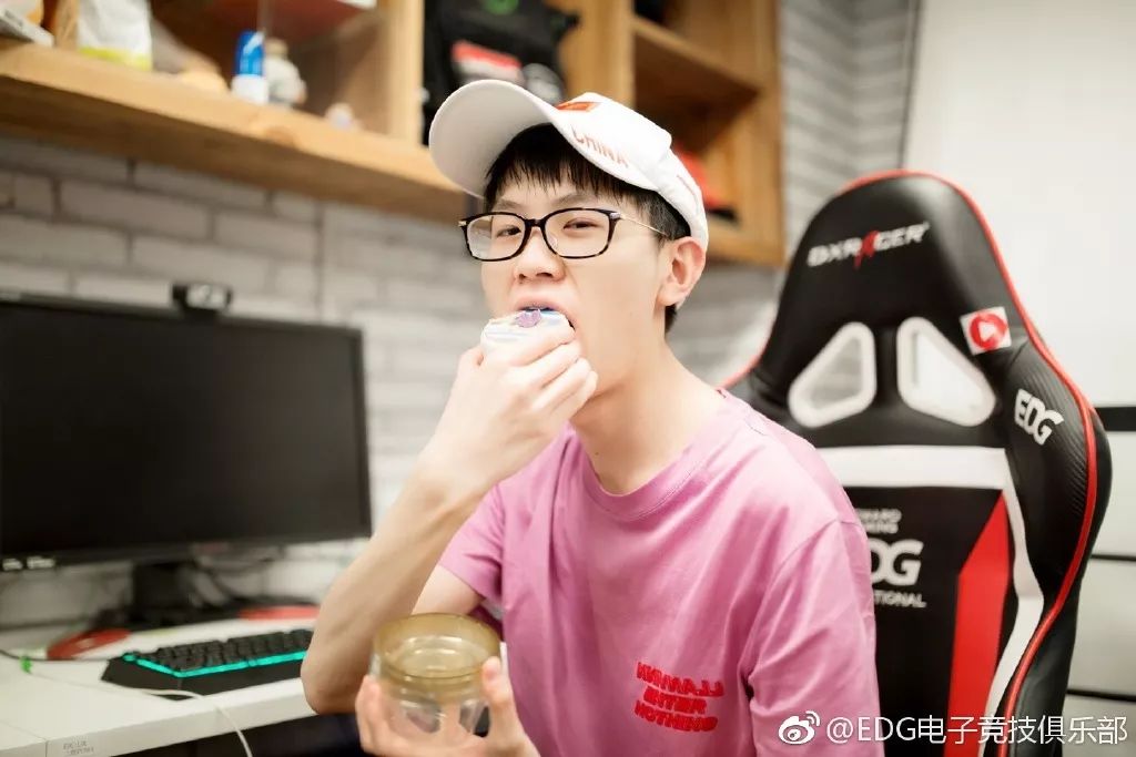 100T横扫MAD,Meiko操刀奇招英雄翻盘鏖战多局入围赛,锁定晋级资格 100T横扫MAD,Meiko操刀奇招英雄翻盘鏖战多局入围赛,锁定晋级资格