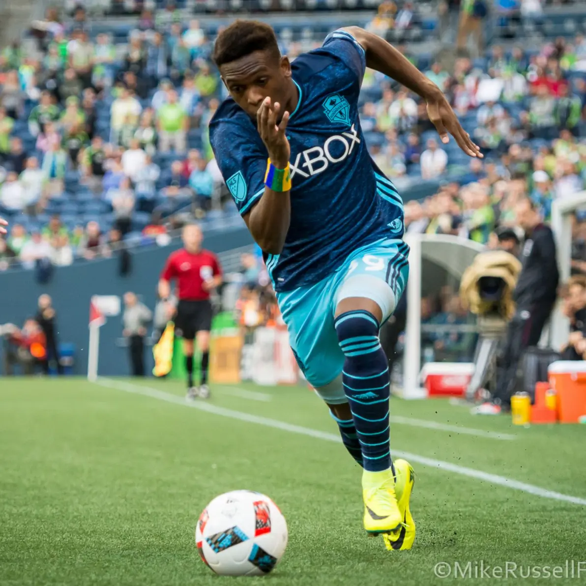 維爾京群島隊客場大獲全勝晉級