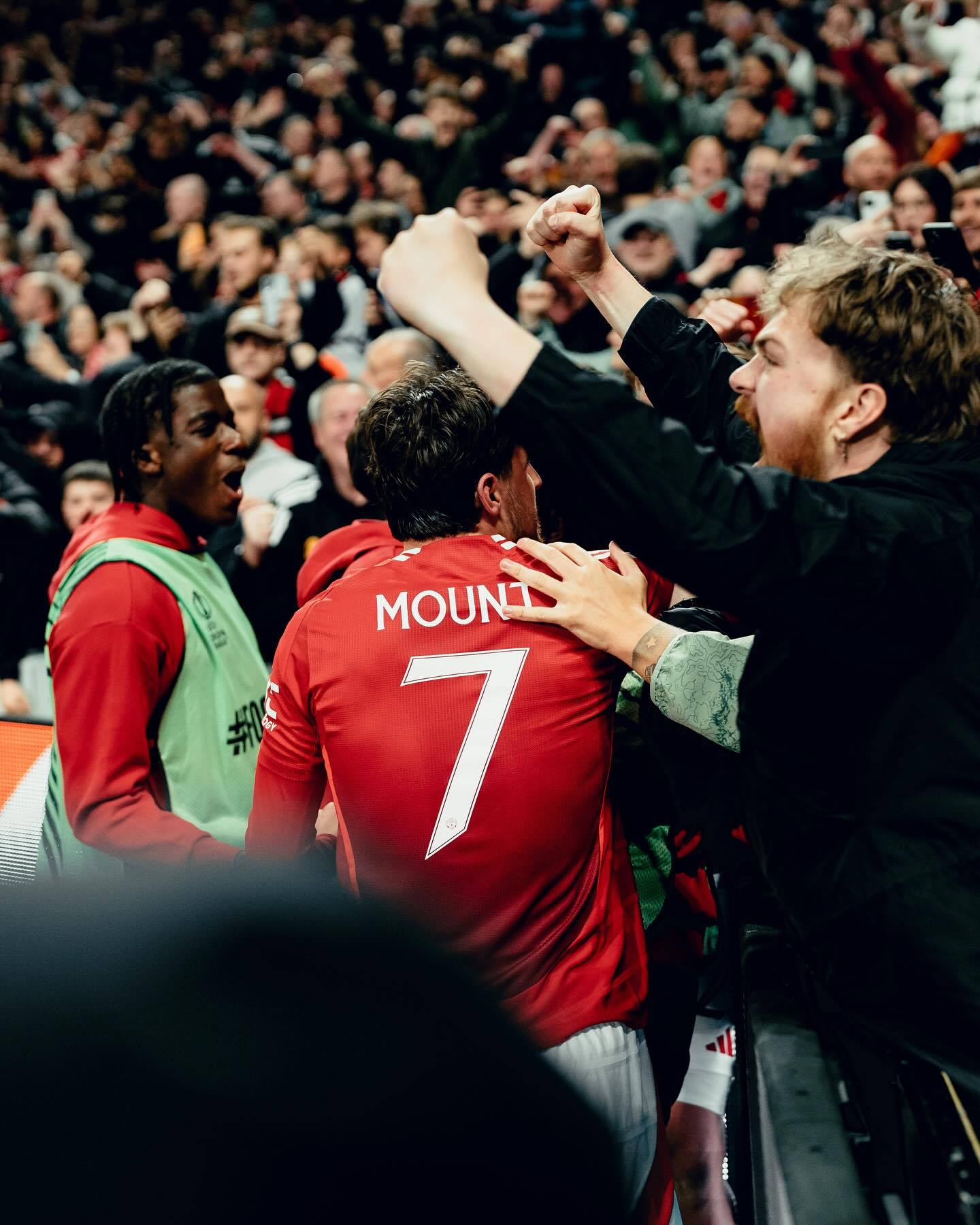 曼联逆转战胜埃弗顿，士气大振迎接接下来的挑战