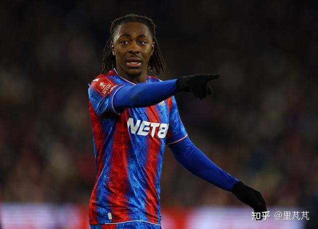 阿森纳中场表现出色,球队整体提升 阿森纳中场表现出色,球队整体提升