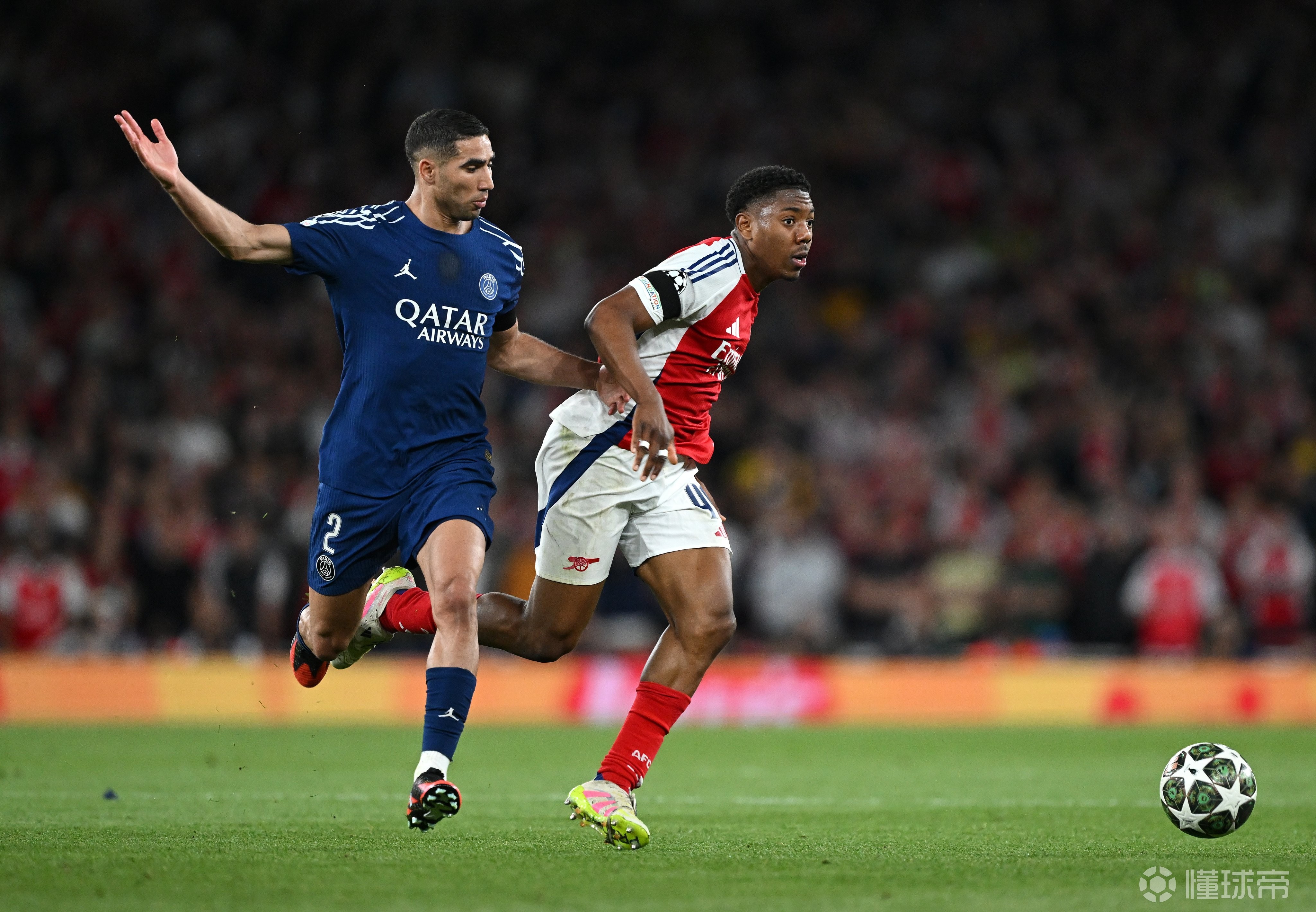 阿森纳中场表现出色,球队整体提升 阿森纳中场表现出色,球队整体提升