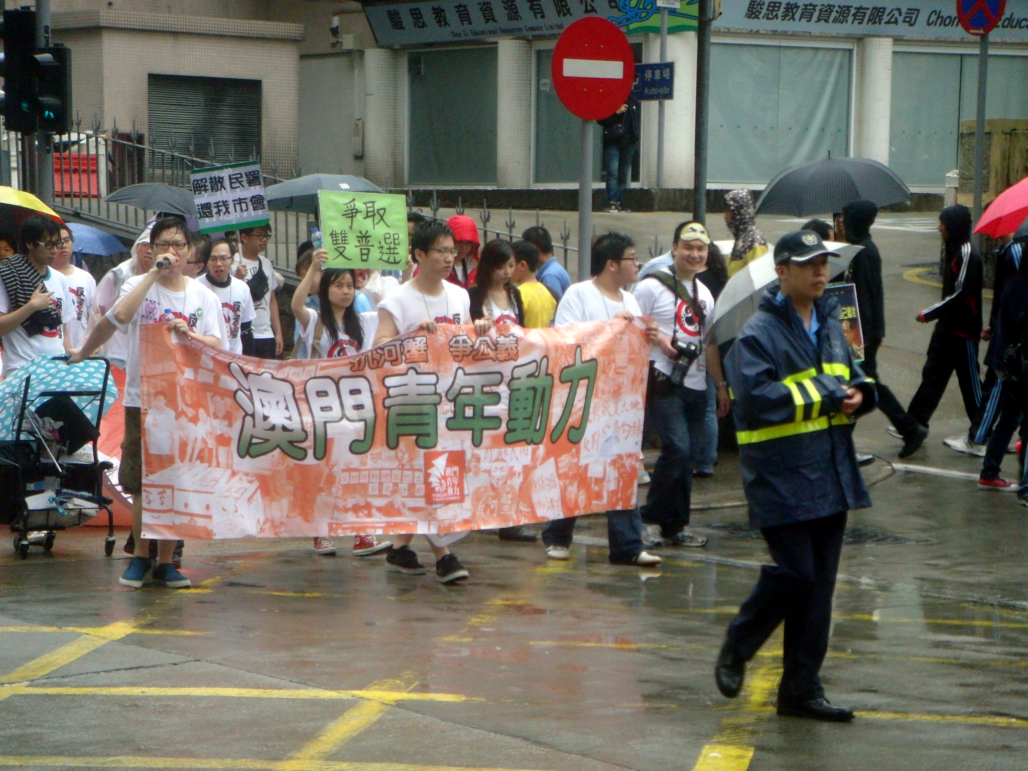 包含篮球维基尼亚联赛冠军产生,激动人心的比赛结束的词条 包含篮球维基尼亚联赛冠军产生,激动人心的比赛结束的词条
