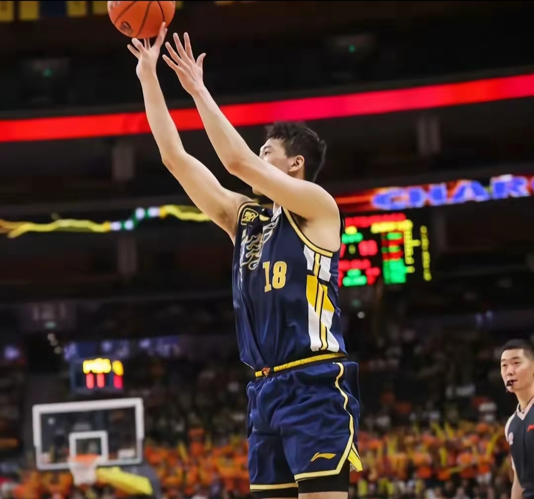 广东队首轮轻取北控，易建联独揽31分领军取胜