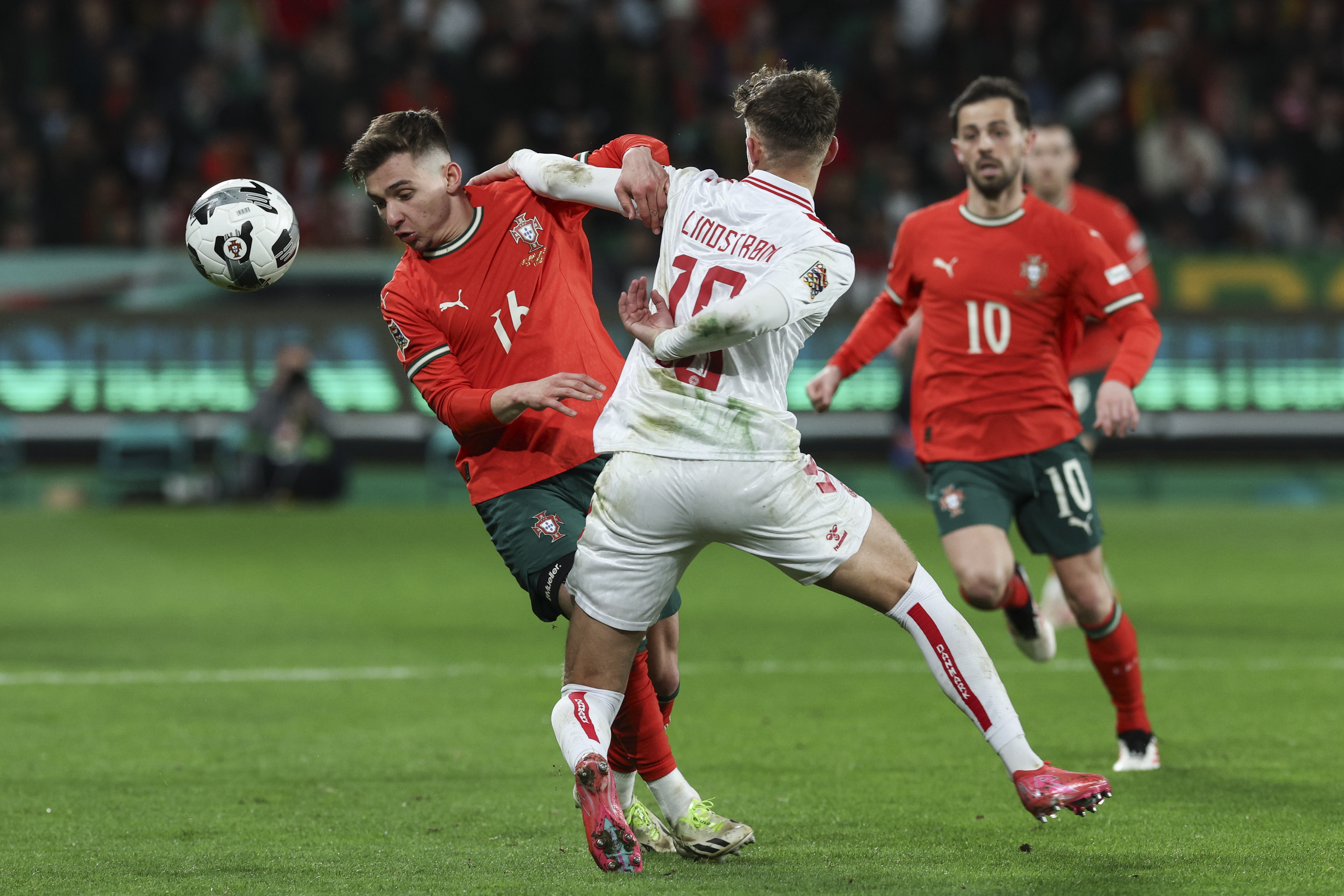 欧国联比赛:球队再战赛场,力争夺冠 欧国联比赛:球队再战赛场,力争夺冠