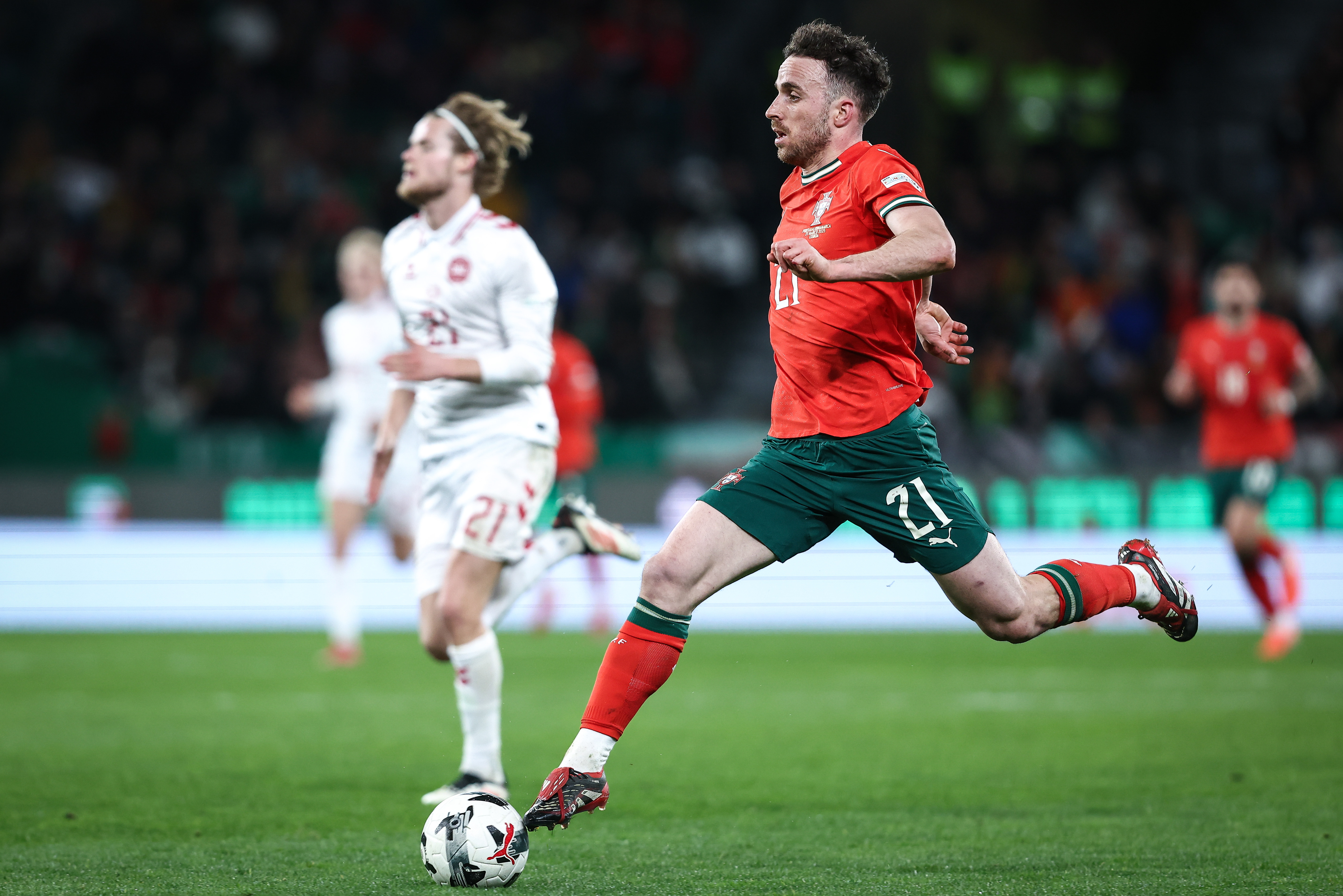 欧国联比赛:球队再战赛场,力争夺冠 欧国联比赛:球队再战赛场,力争夺冠